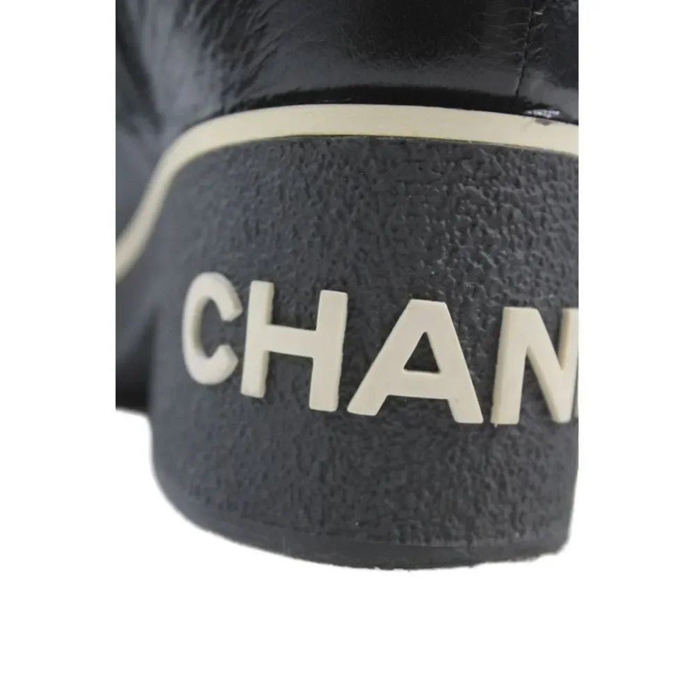 Chanel this pair